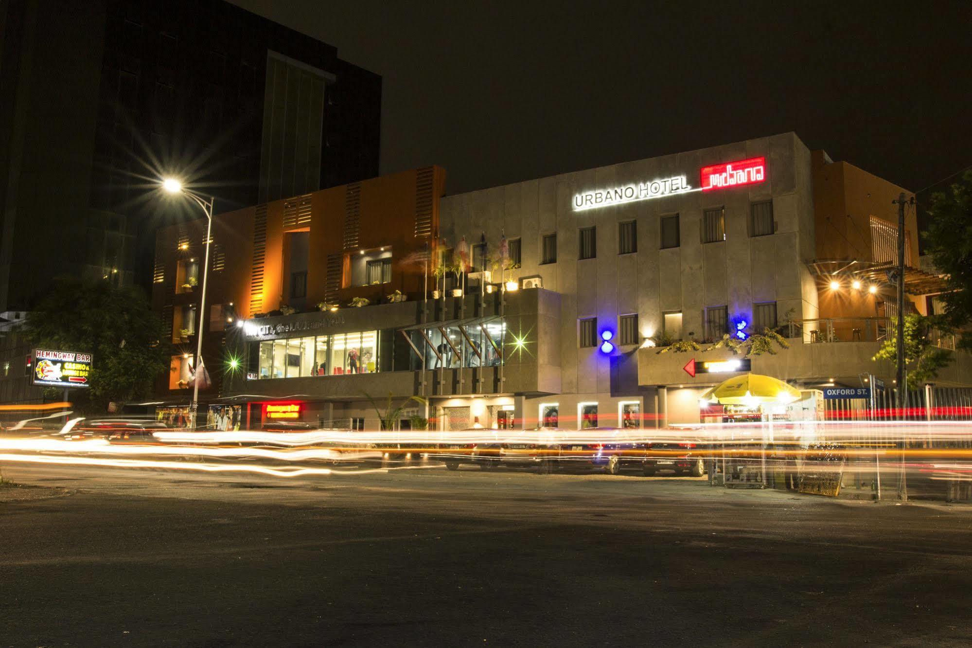 Urbano Hotel By Roots Wiaboman 外观 照片